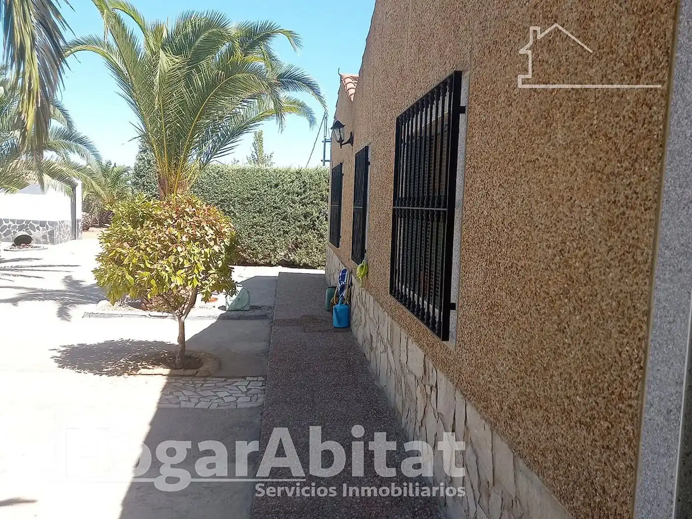 Vista exterior de Casa o xalet en venda en Badajoz amb Calefacció, Jardí privat i Terrassa