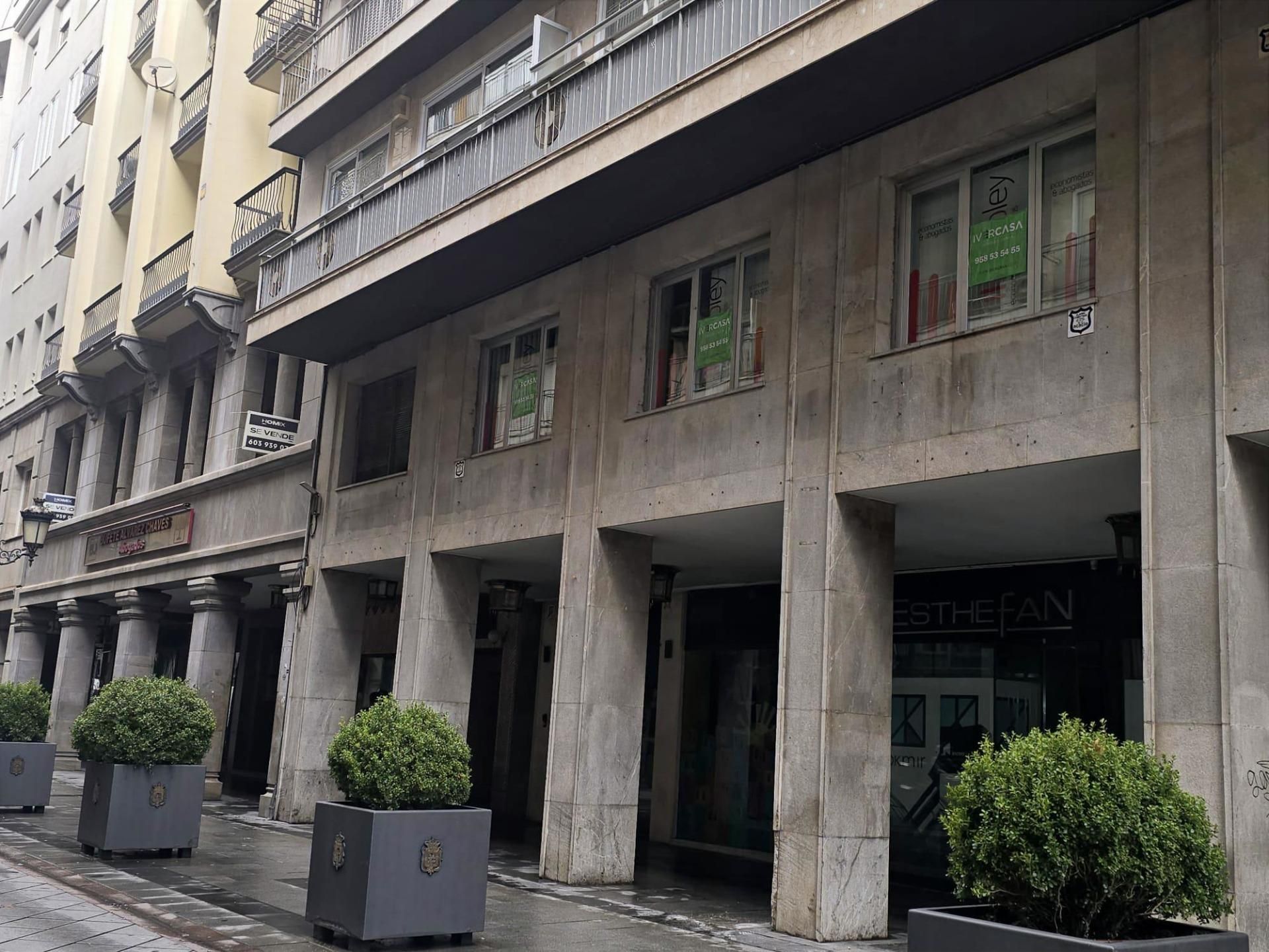 Oficina de alquiler en Calle Ganivet, San Matías - Realejo