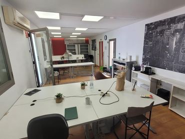 Oficina de lloguer a Llevant