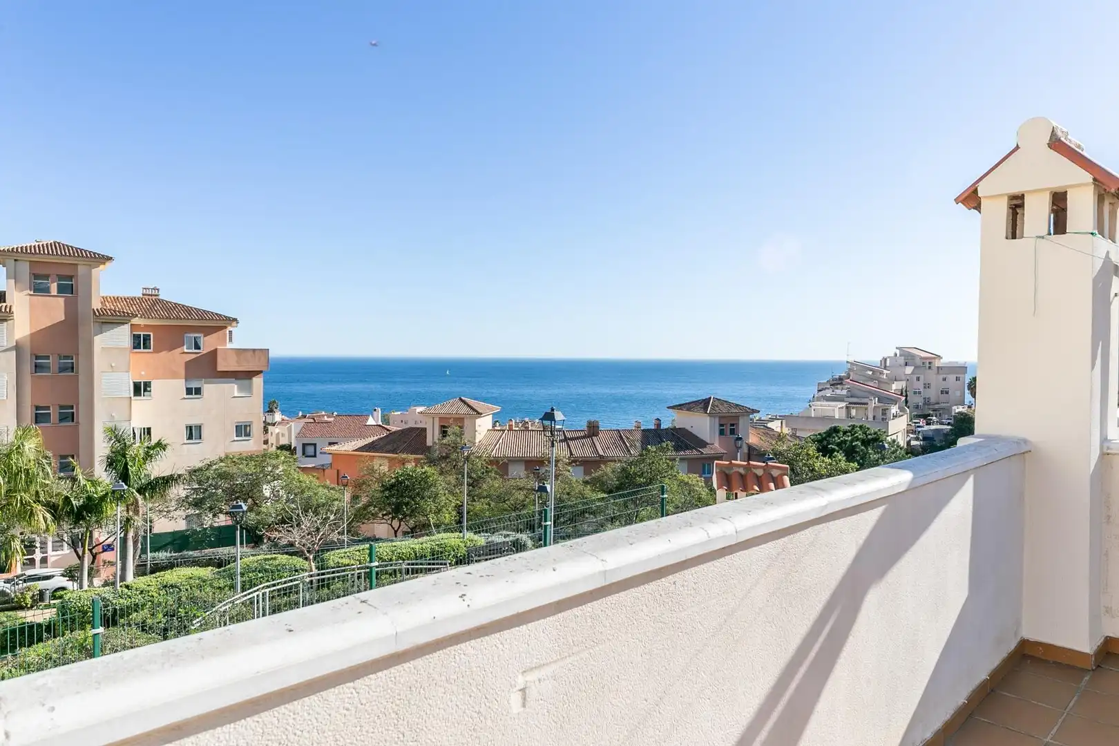 Vista exterior de Dúplex en venta en Benalmádena con Aire acondicionado, Calefacción y Jardín privado