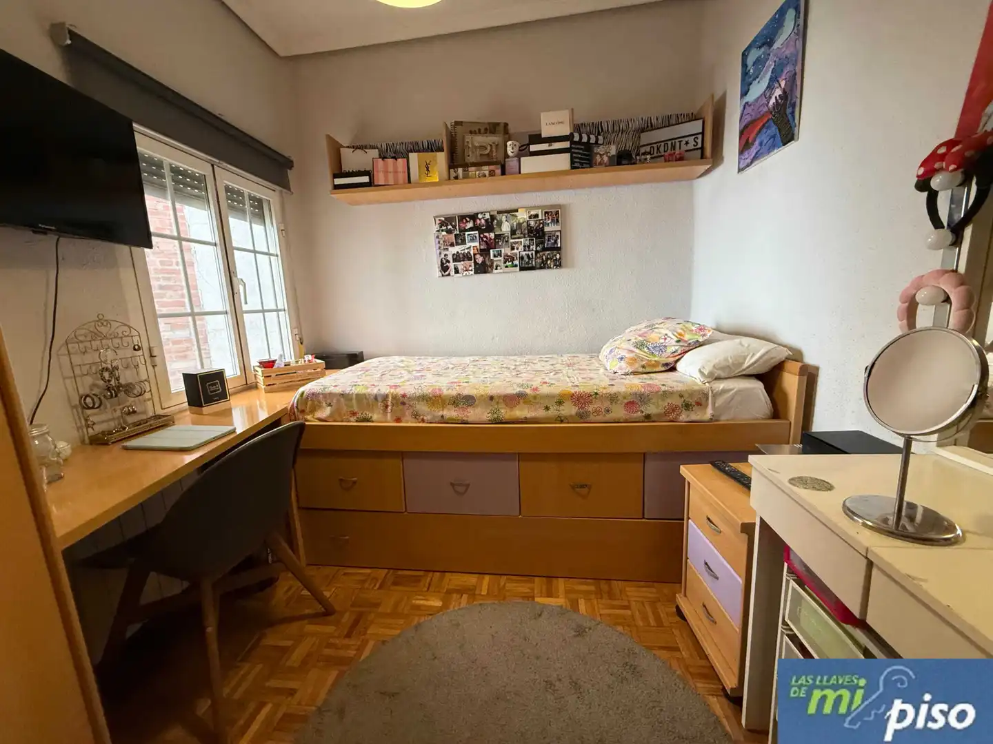 Bedroom of Flat for sale in Valladolid  with Heating, Parquet flooring and Furnished