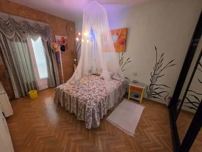 Dormitori de Casa o xalet en venda en Malpartida de Plasencia amb Aire condicionat, Calefacció i Jardí privat