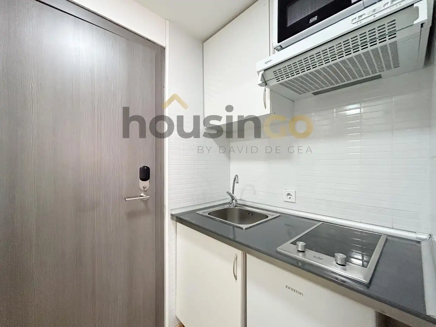 Cocina de Estudio de alquiler en Madrid con Aire acondicionado, Calefacción y Amueblado