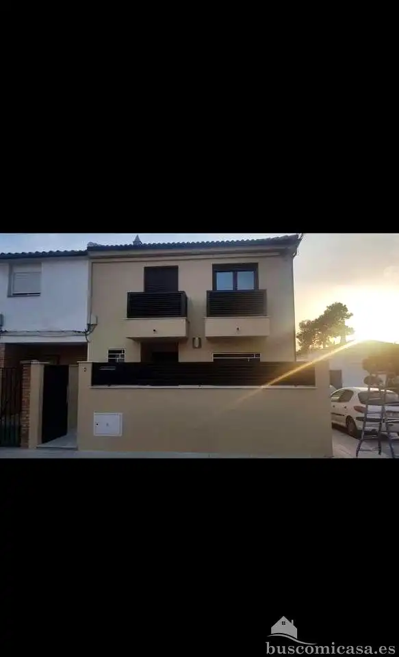 Vista exterior de Casa o xalet en venda en Jabalquinto amb Aire condicionat, Calefacció i Terrassa