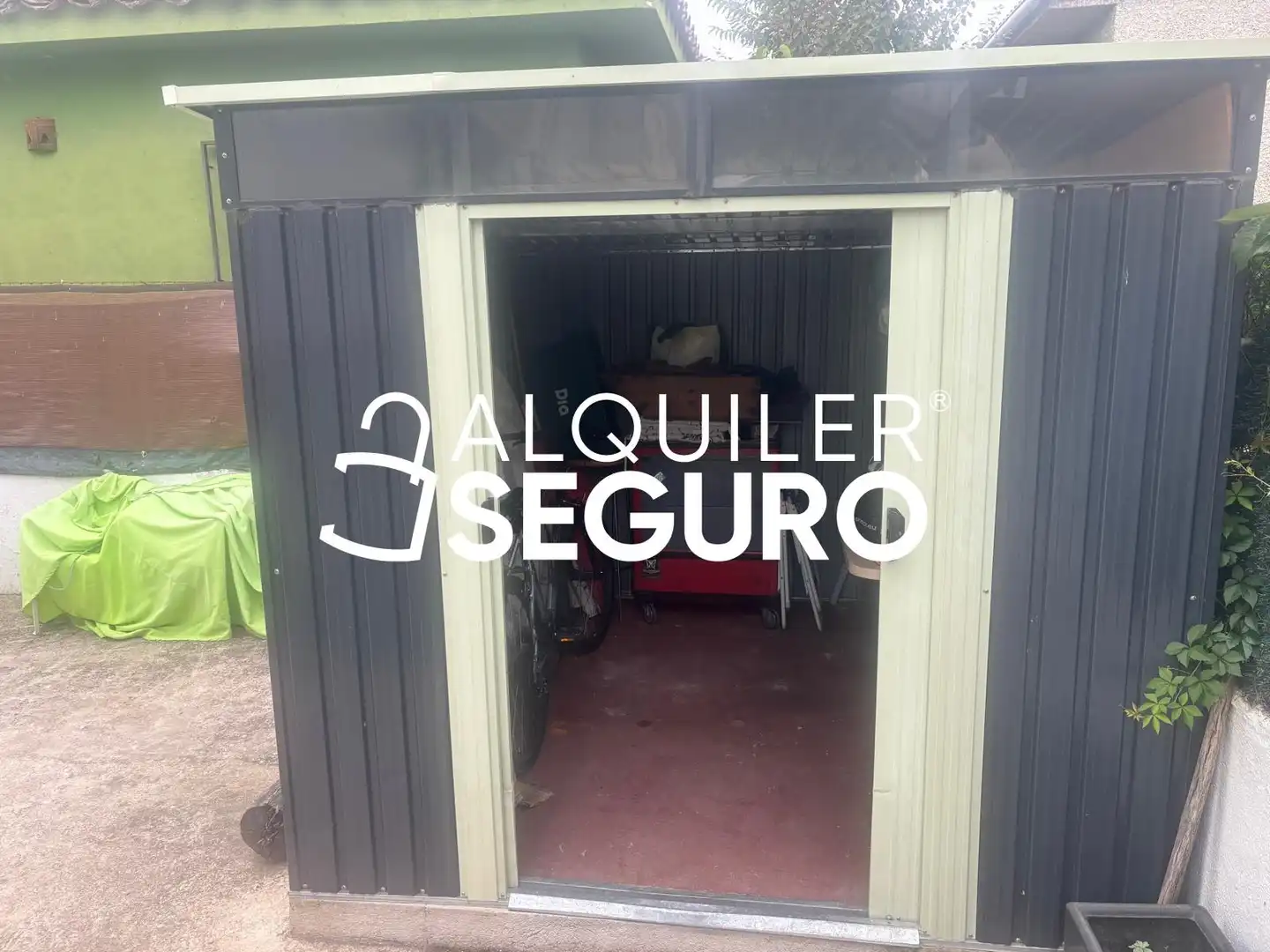 Houses for rent in Lozoyuela-Navas-Sieteiglesias  with Heating, Storage room and Furnished