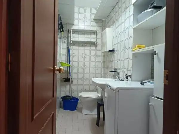 Bany de Pis en venda en Pontevedra Capital  amb Calefacció i Parquet