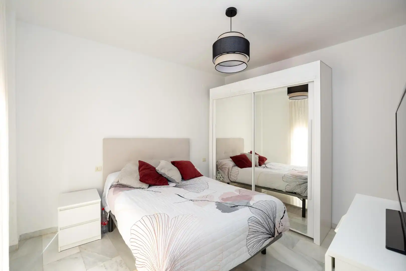 Flat with terrace for sale in Calle GONZALO DE BERCEO 12, imagen 9