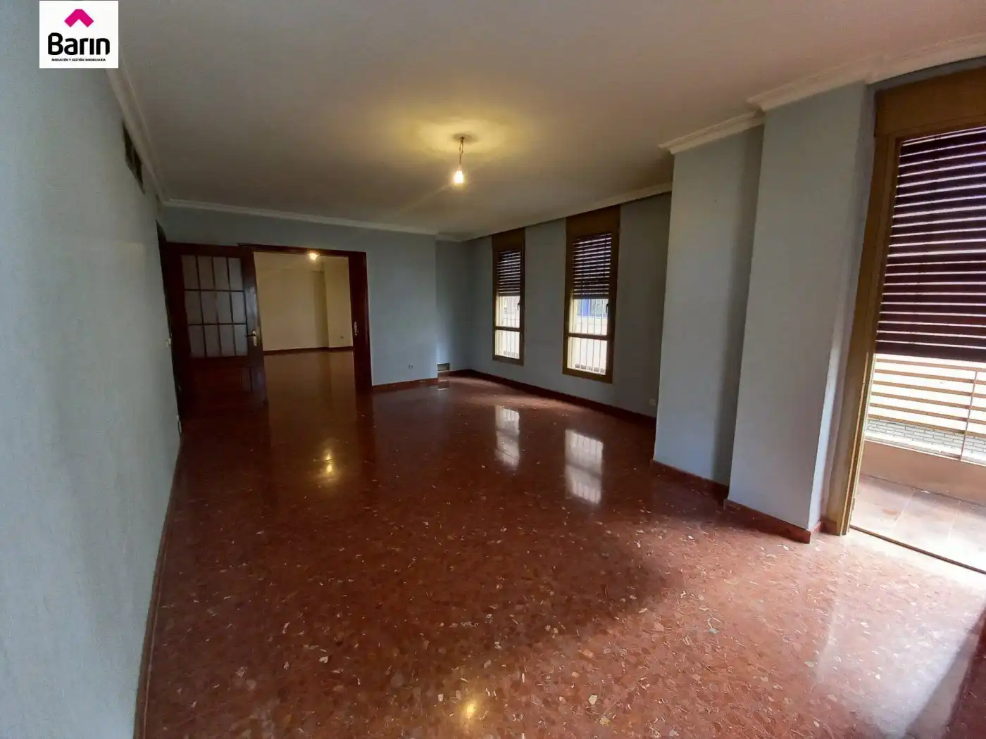 Wohnung zum Verkauf in Córdoba mit Klimaanlage, Terrasse und Abstellraum