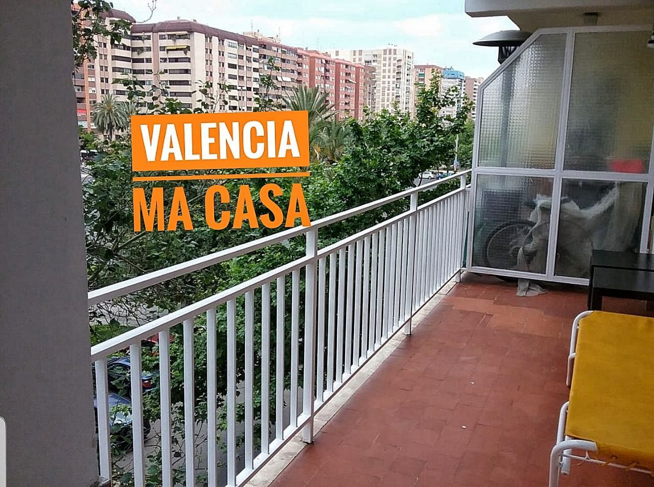 Vista exterior de Pis de lloguer en  Valencia Capital amb Aire condicionat, Moblat i Balcó