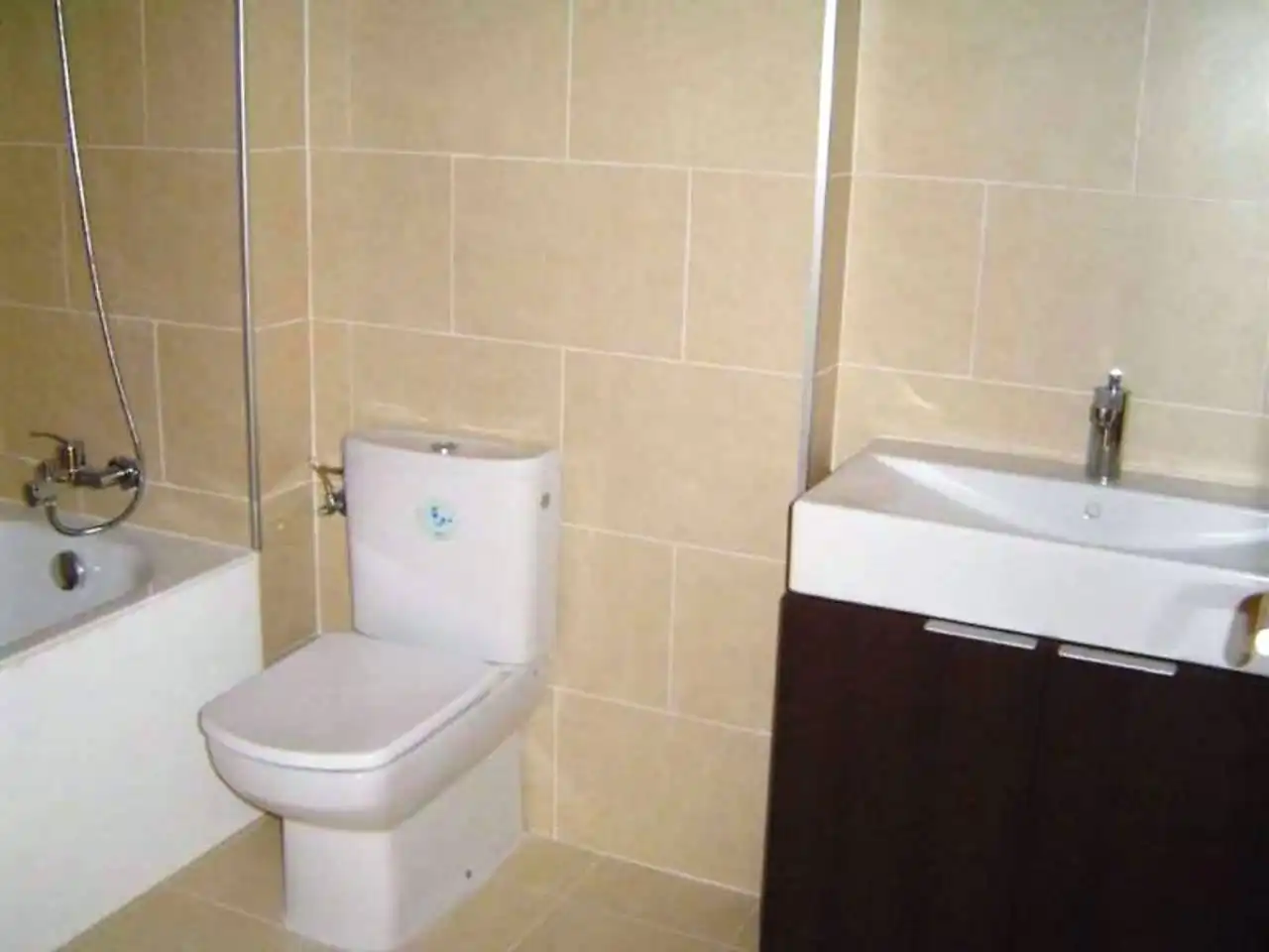 Bany de Pis en venda en Manresa amb Aire condicionat, Parquet i Moblat