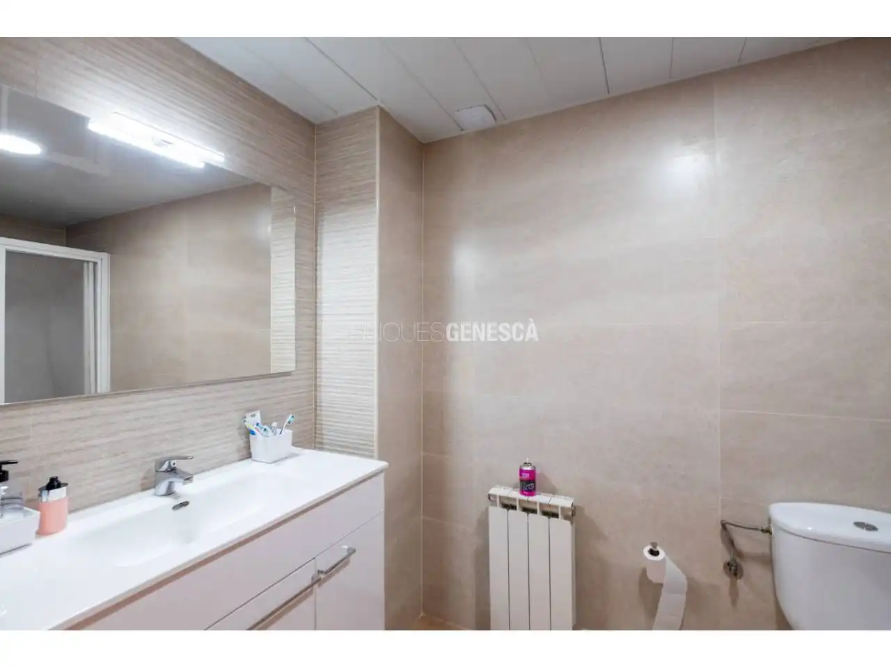 Bathroom of Duplexes for sale in Terrassa  with Air Conditioner, Heating and Private garden