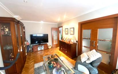 Living room of Flat for sale in León Capital   with Heating, Parquet flooring and Furnished