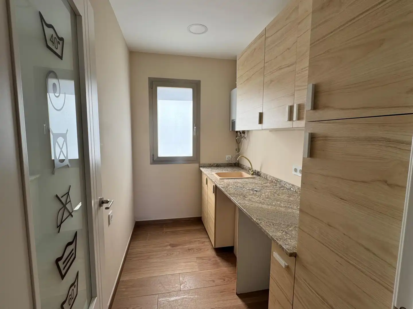 Kitchen of Houses for sale in La Pobla de Vallbona  with Air Conditioner, Private garden and Terrace