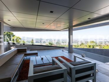 Casa con piscina en venta en Somió - Cabueñes