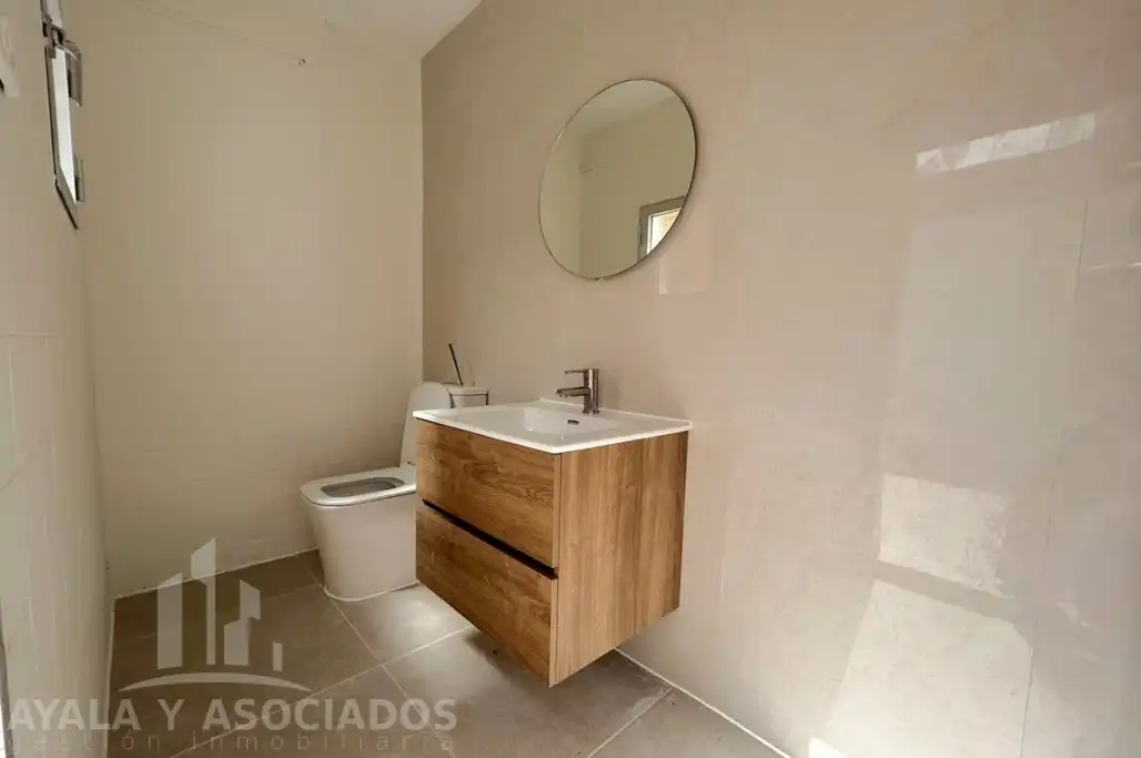 Badezimmer von Einfamilien-Reihenhaus zum Verkauf in Cartagena mit Klimaanlage, Heizung und Privatgarten