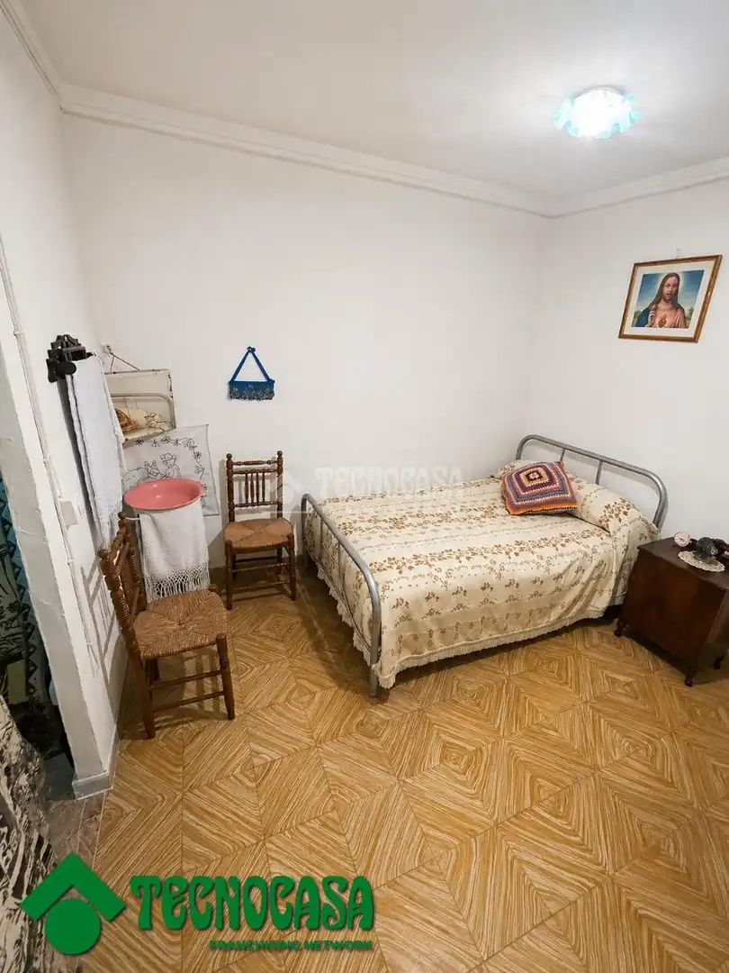 Dormitori de Casa o xalet en venda en Gálvez amb Jardí privat