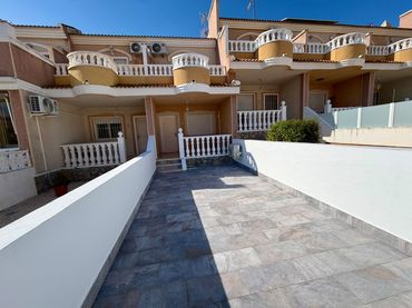Casa a schiera con balcone in affitto a Ciudad Quesada