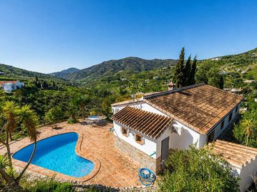 Casa amb piscina en venda a Cómpeta