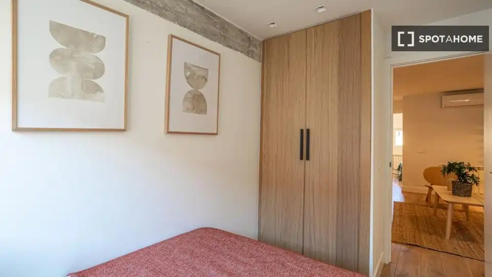 Bedroom of Flat for rent in Madrid  with Air Conditioner, Heating and Furnished
