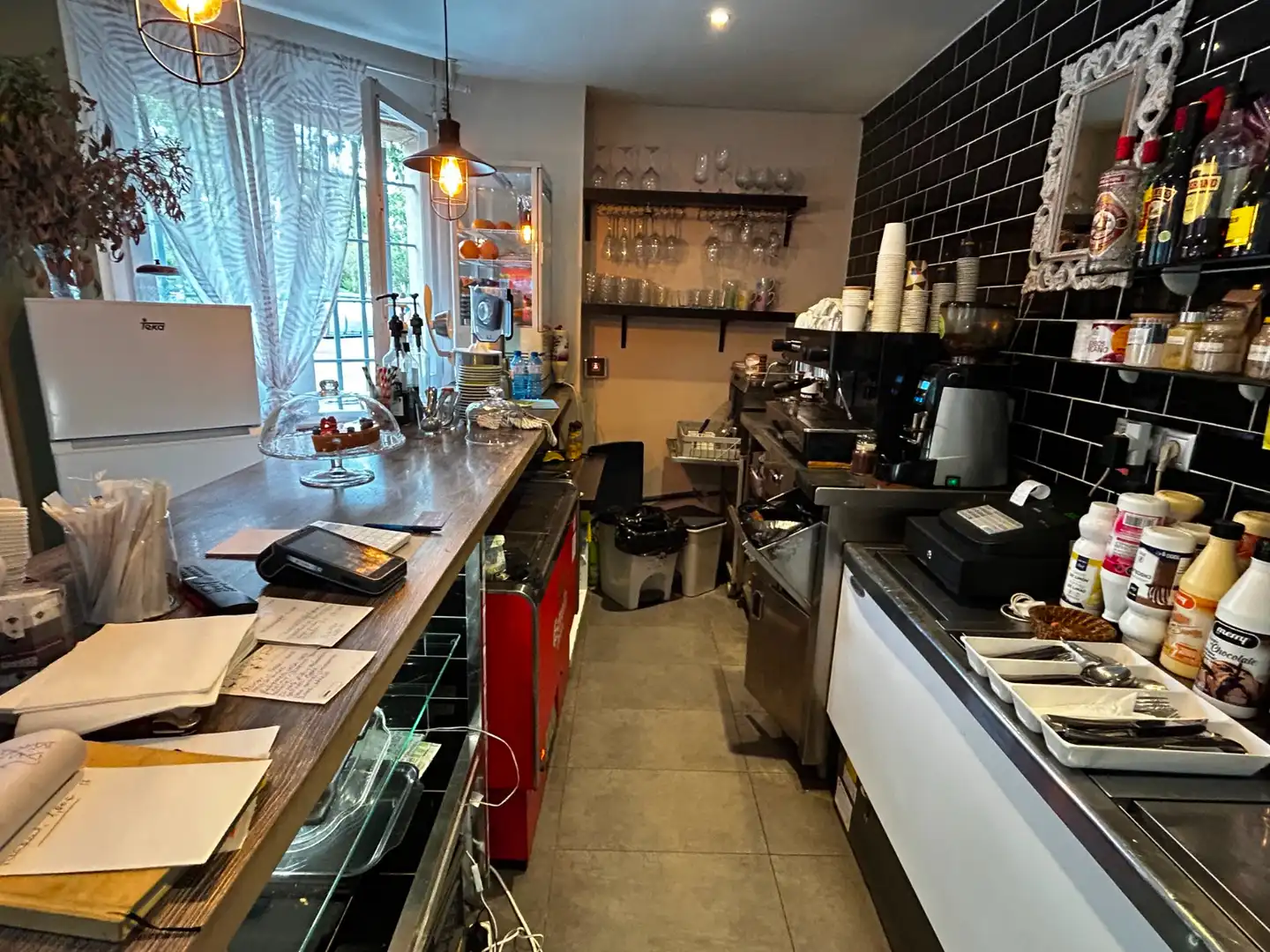 Cocina de Local en traspaso en L'Hospitalet de Llobregat con Aire acondicionado, Amueblado y Alarma