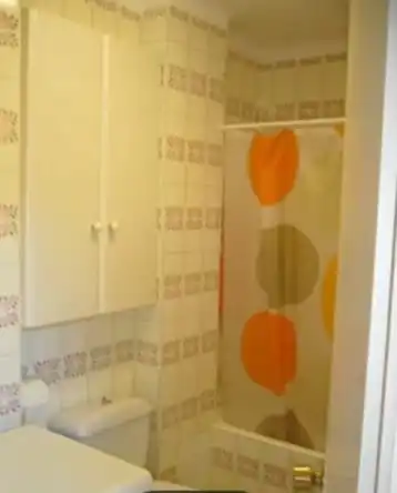 Baño de Apartamento en venta en Estepona con Amueblado