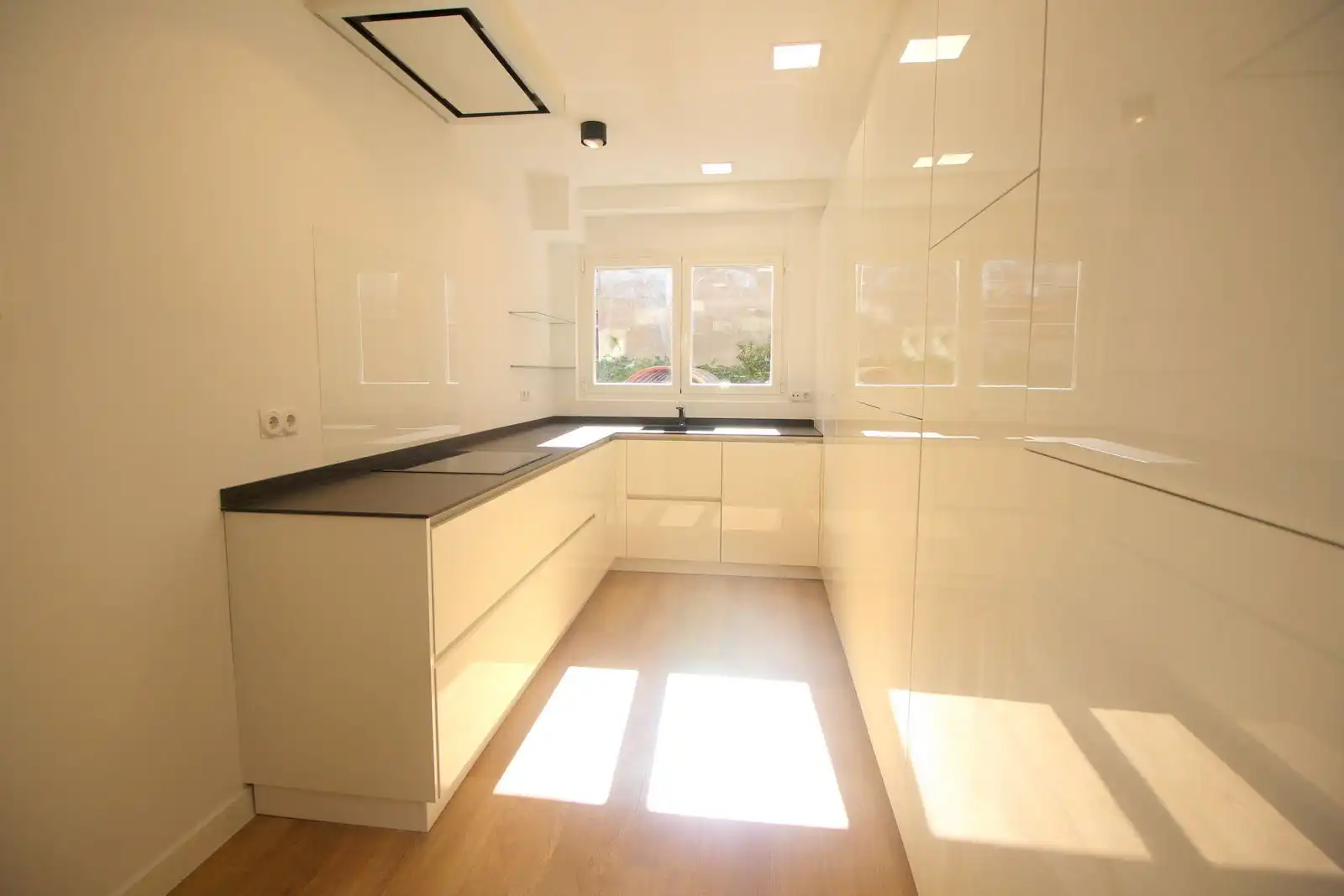 Kitchen of Flat for rent in Madrid  with Air Conditioner, Heating and Terrace