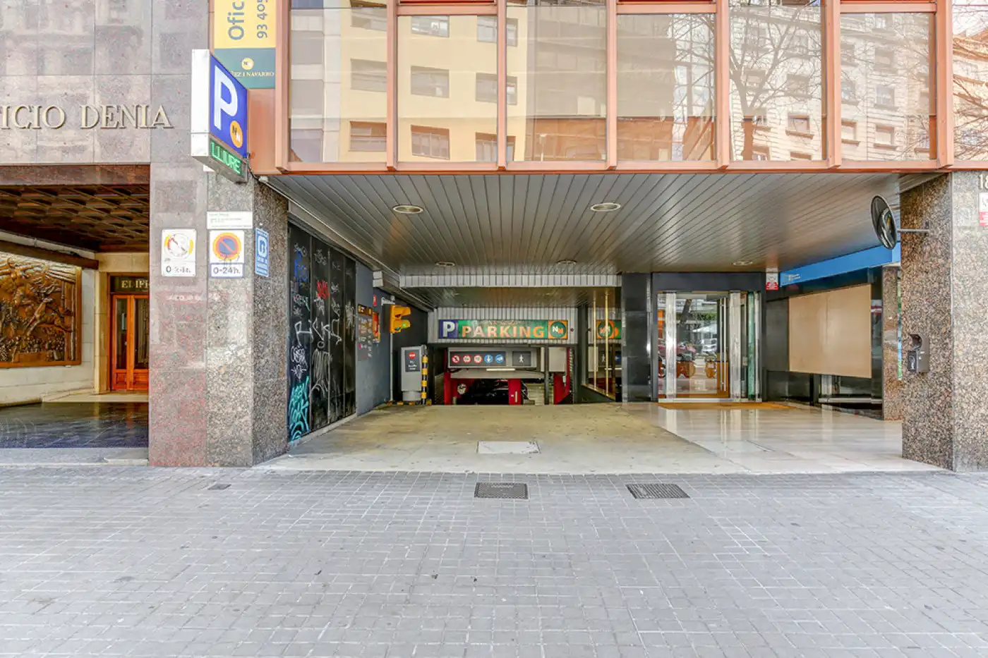 Motorbike to rent in CALLE ARAGÓ 182, imagen 6