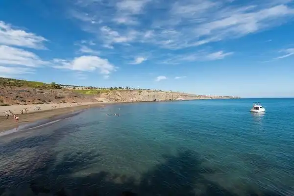Exterior view of Flat for sale in San Bartolomé de Tirajana  with Air Conditioner and Community pool
