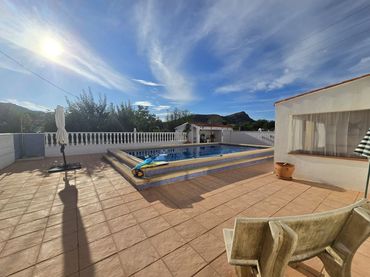 Villa zum Verkauf in Las Virtudes