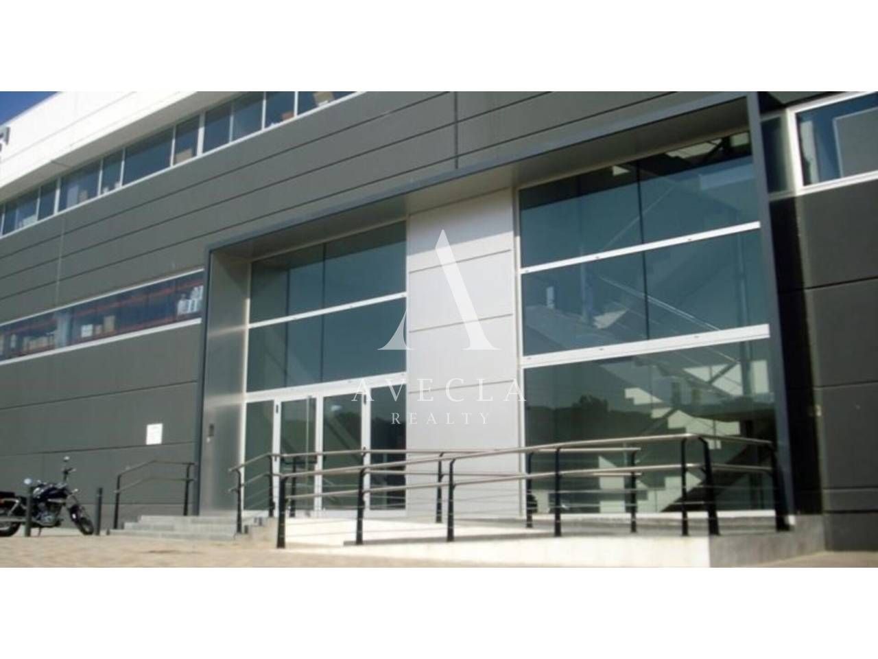 Vista exterior de Nau industrial de lloguer en Llinars del Vallès