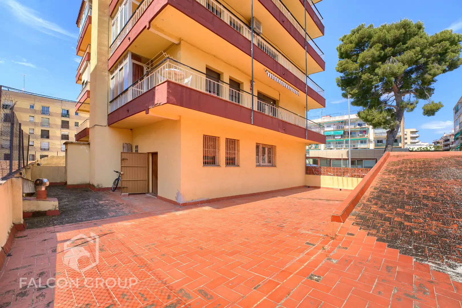 Local comercial en venda a Carrer Ramon y Cajal, imagen 2