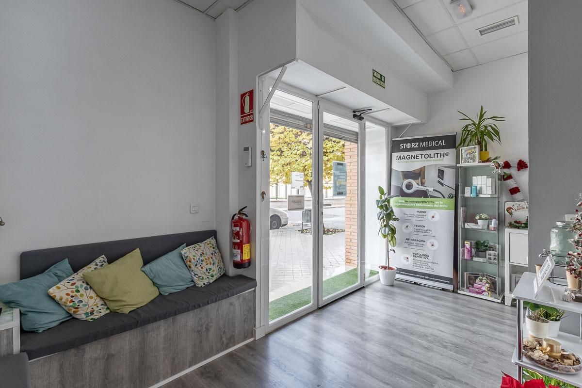 Premises for sale in  Granada Capital