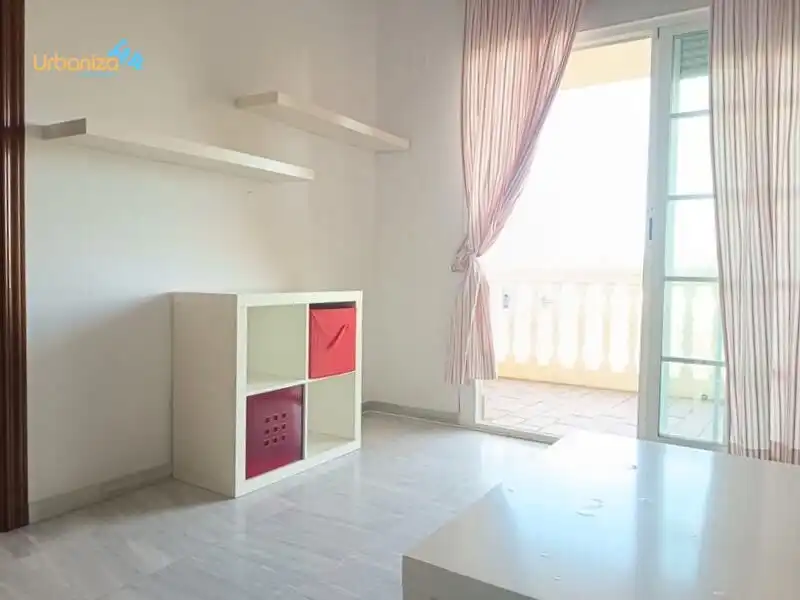 Dormitori de Apartament de lloguer en Badajoz amb Aire condicionat, Calefacció i Jardí privat