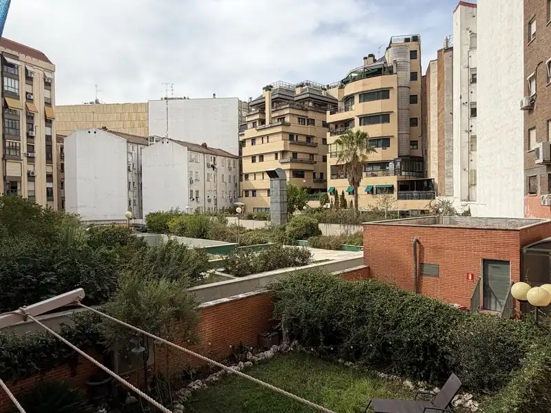 Exterior view of Study for rent in Madrid  with Air Conditioner and Furnished
