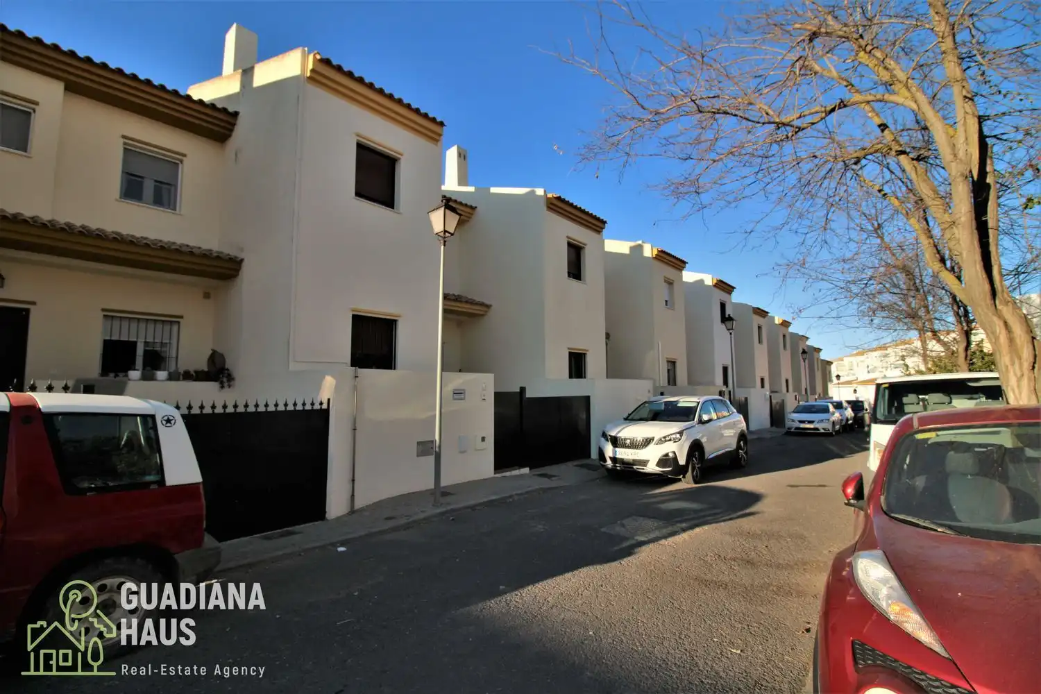 Vista exterior de Casa adosada en venda en Ayamonte amb Terrassa i Traster