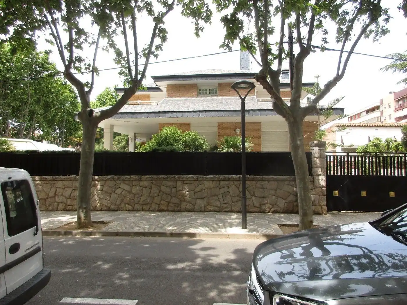 Vista exterior de Casa o xalet en venda en Reus amb Aire condicionat, Calefacció i Jardí privat