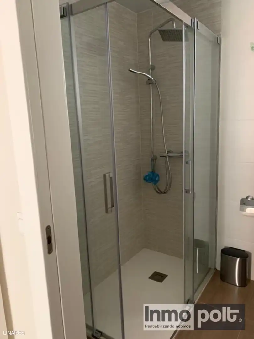 Baño de Piso de alquiler en Linares con Aire acondicionado, Calefacción y Terraza