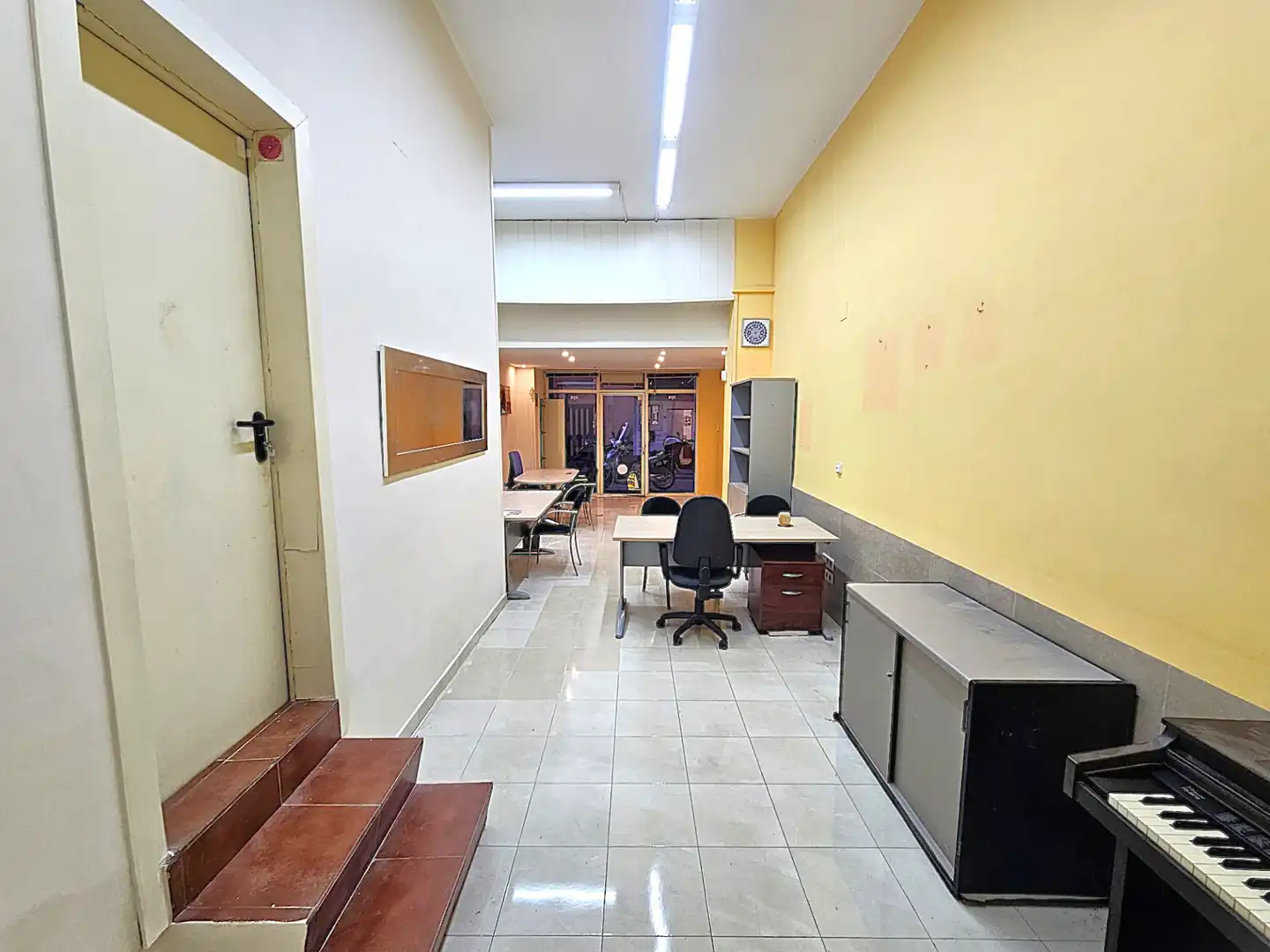 Büro zum Verkauf in L'Hospitalet de Llobregat mit Klimaanlage, Abstellraum und Alarm