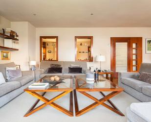 Living room of Apartment for sale in  Barcelona Capital  with Air Conditioner, Parquet flooring and Storage room