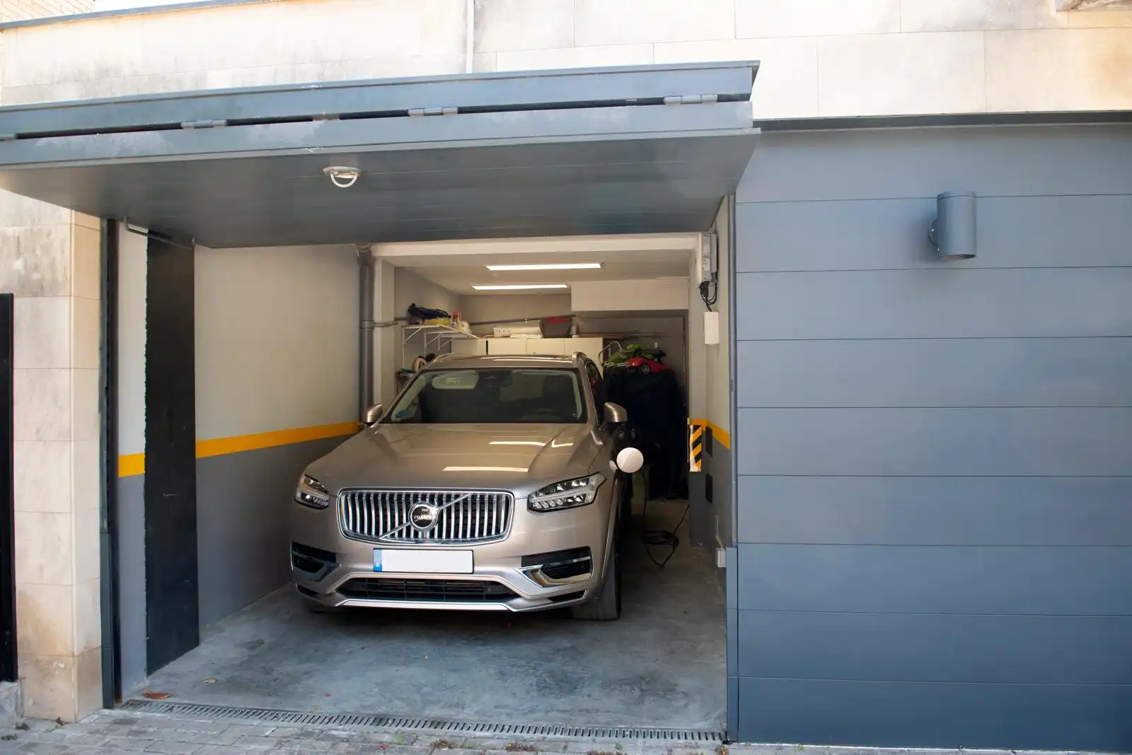 Parking de Casa o chalet en venta en Alella con Aire acondicionado, Calefacción y Jardín privado