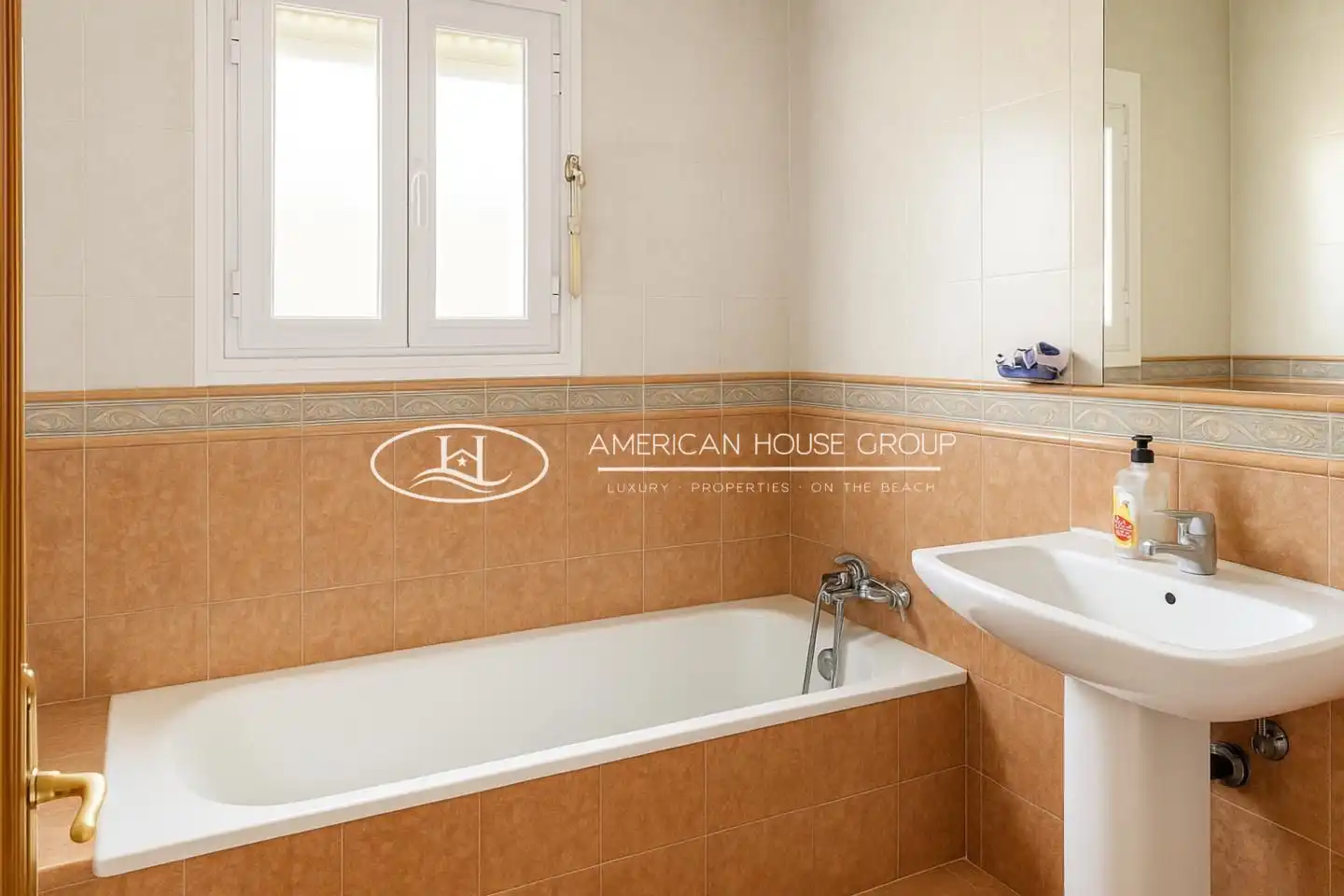 Bathroom of Houses for sale in Chiclana de la Frontera  with Private garden, Storage room and Swimming Pool