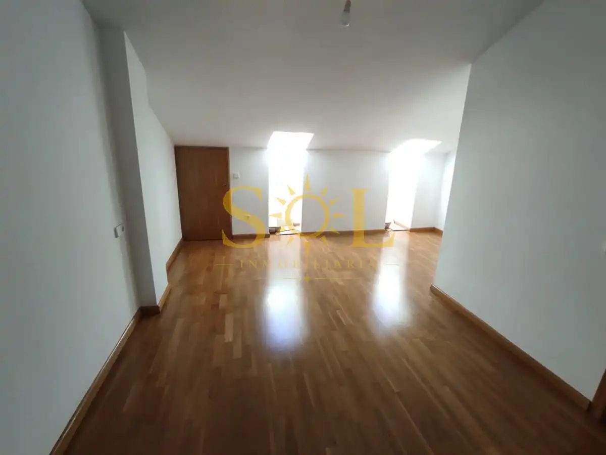 Dúplex amb ascensor en venda a Avenida de los Reyes Leoneses 10, imagen 17