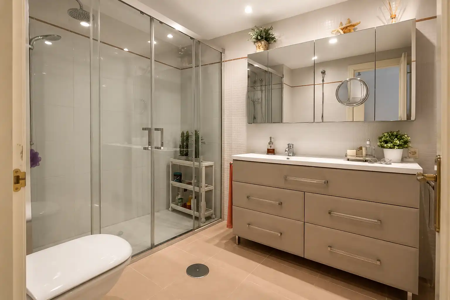 Bathroom of Flat for sale in Málaga  with Air Conditioner, Heating and Terrace