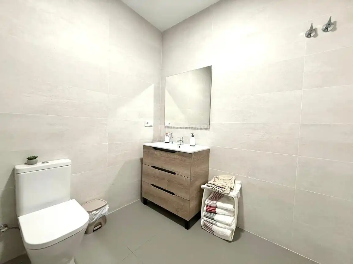 Baño de Casa adosada en venta en Almería con Calefacción y Terraza