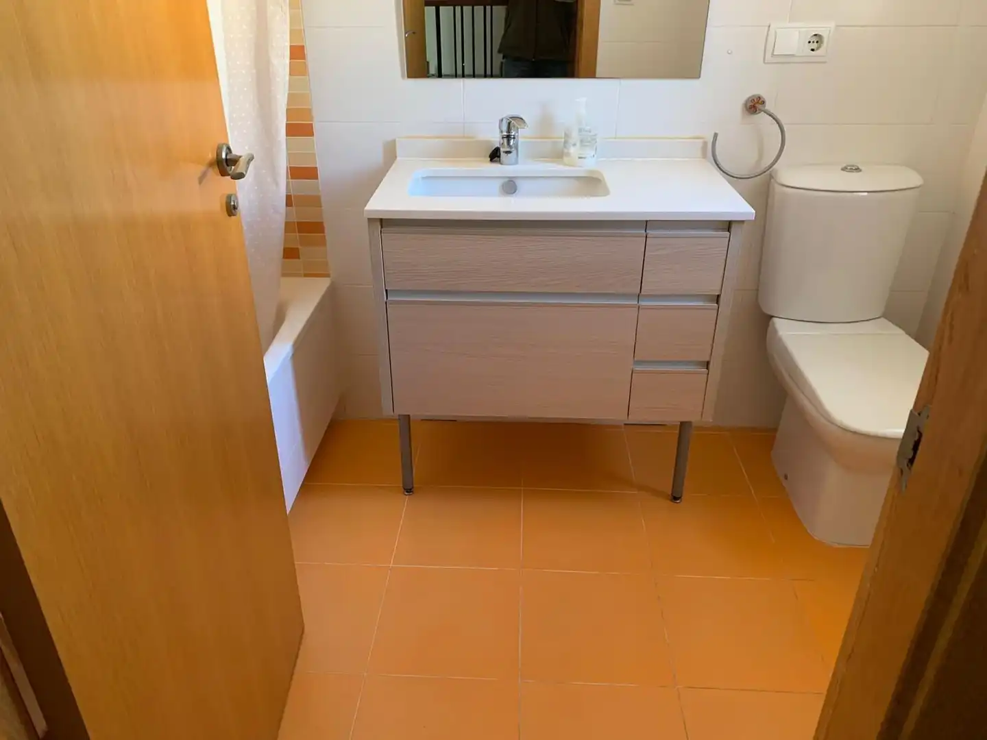 Badezimmer von Einfamilien-Reihenhaus zur Miete in Cullera mit Klimaanlage, Terrasse und Abstellraum