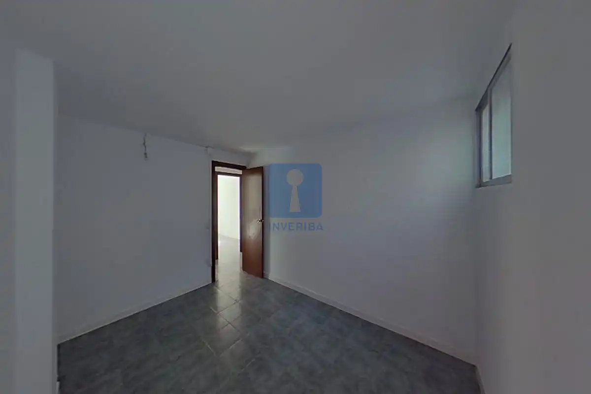 Piso en venta en L'Hospitalet de Llobregat con Alarma