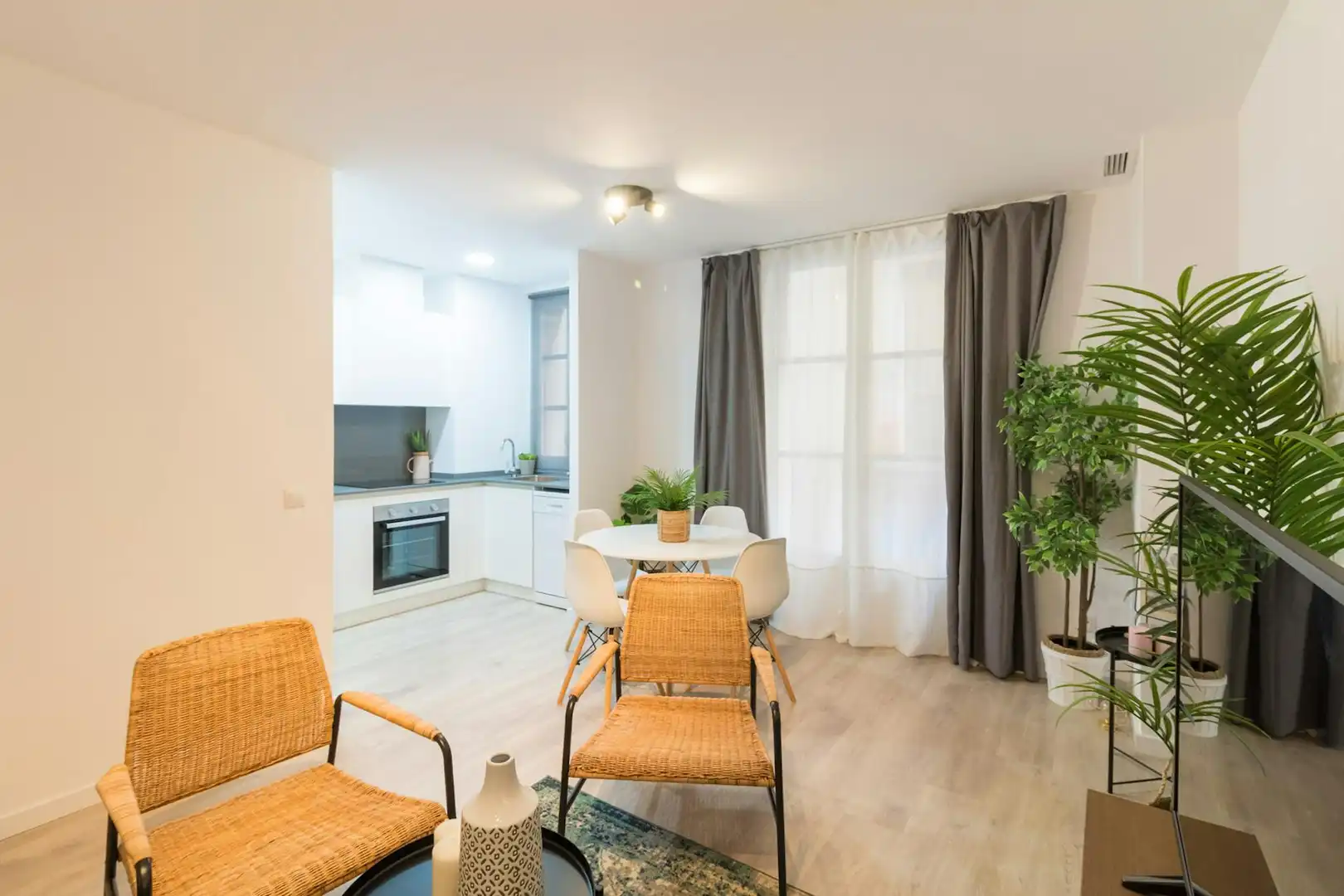 Living room of Flat for rent in Barcelona  with Air Conditioner, Heating and Furnished