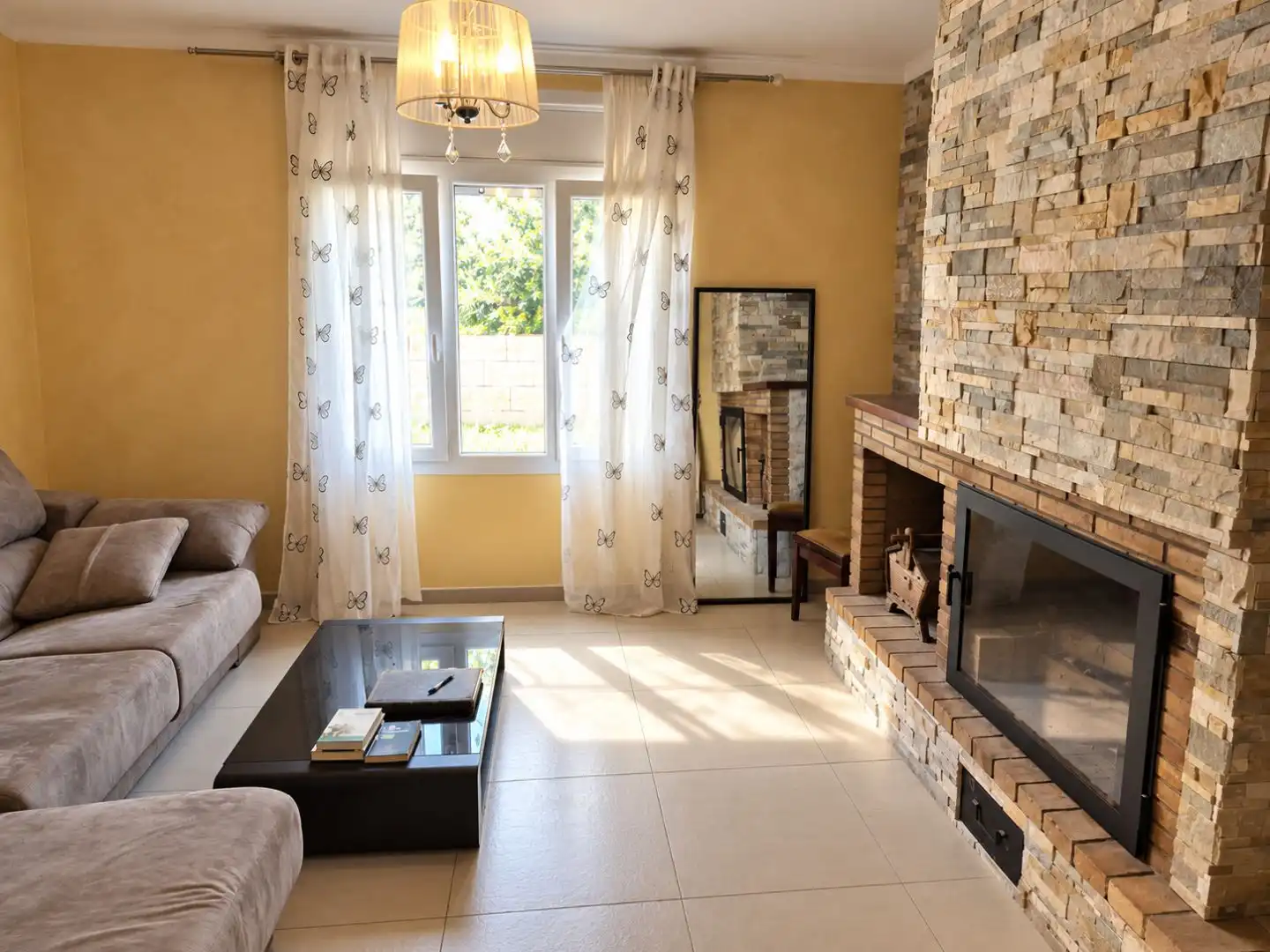 Sala d'estar de Casa o xalet en venda en Fornells de la Selva amb Aire condicionat, Terrassa i Balcó