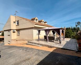 Vista exterior de Casa o xalet en venda en Cartagena amb Aire condicionat, Jardí privat i Piscina