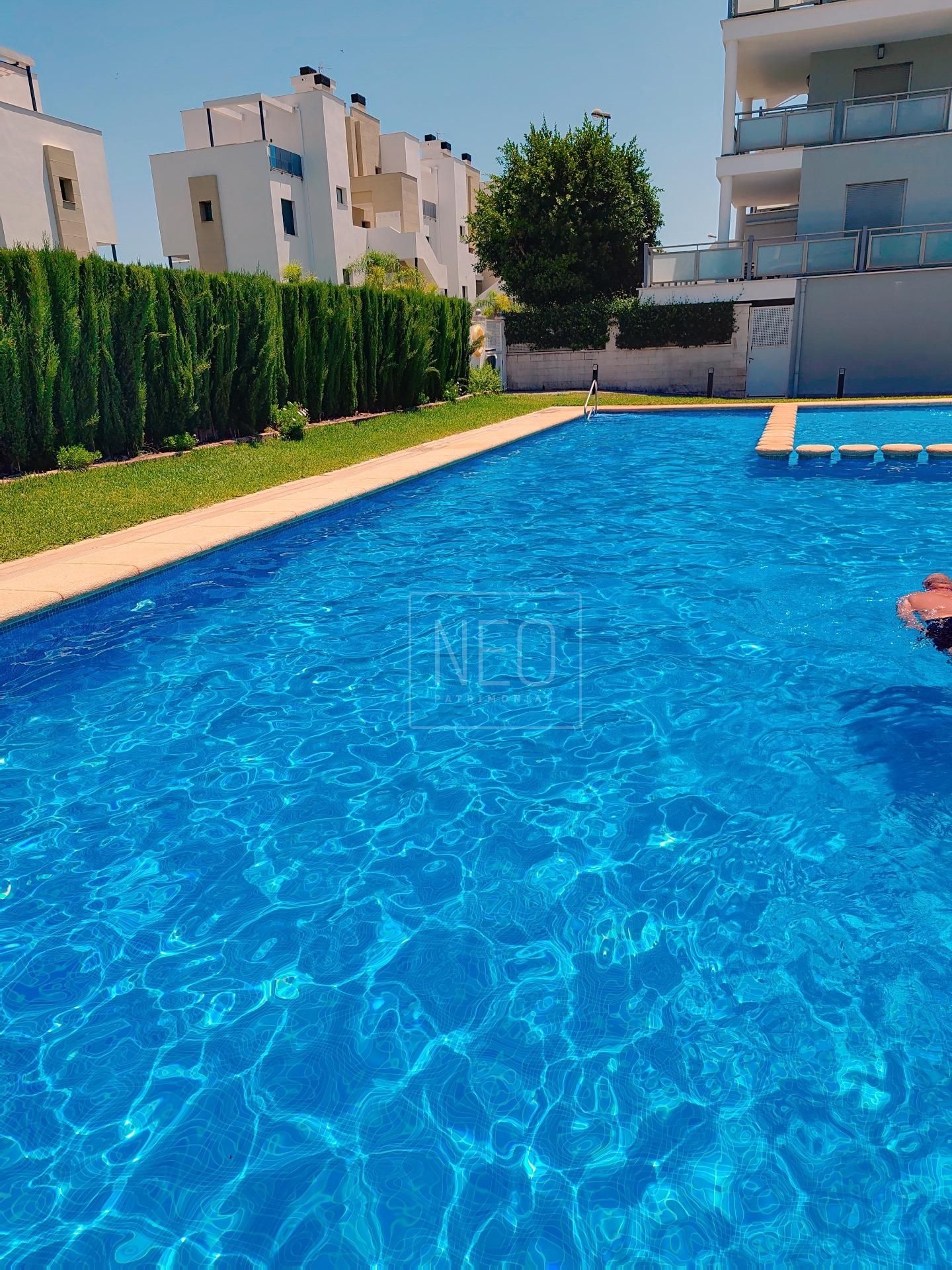 Piscina de Dúplex en venda en Oliva amb Aire condicionat, Jardí privat i Terrassa